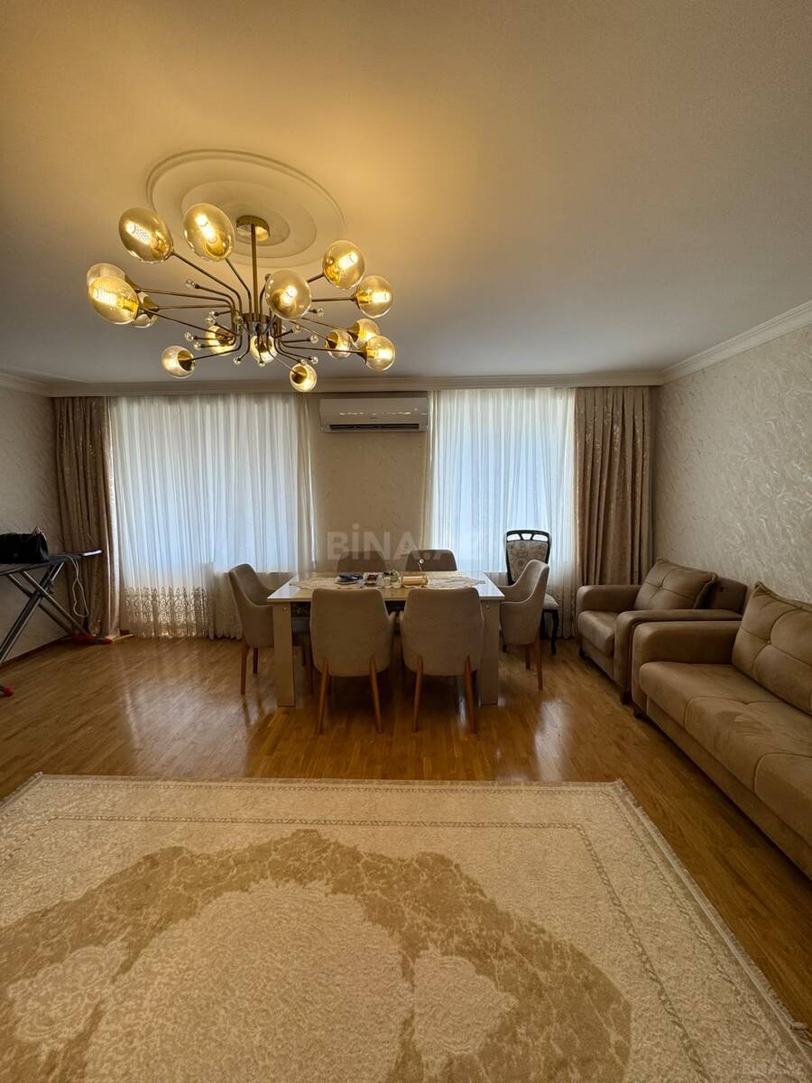 3 otaqlı Köhnə tikili, 28 May m., Bakı