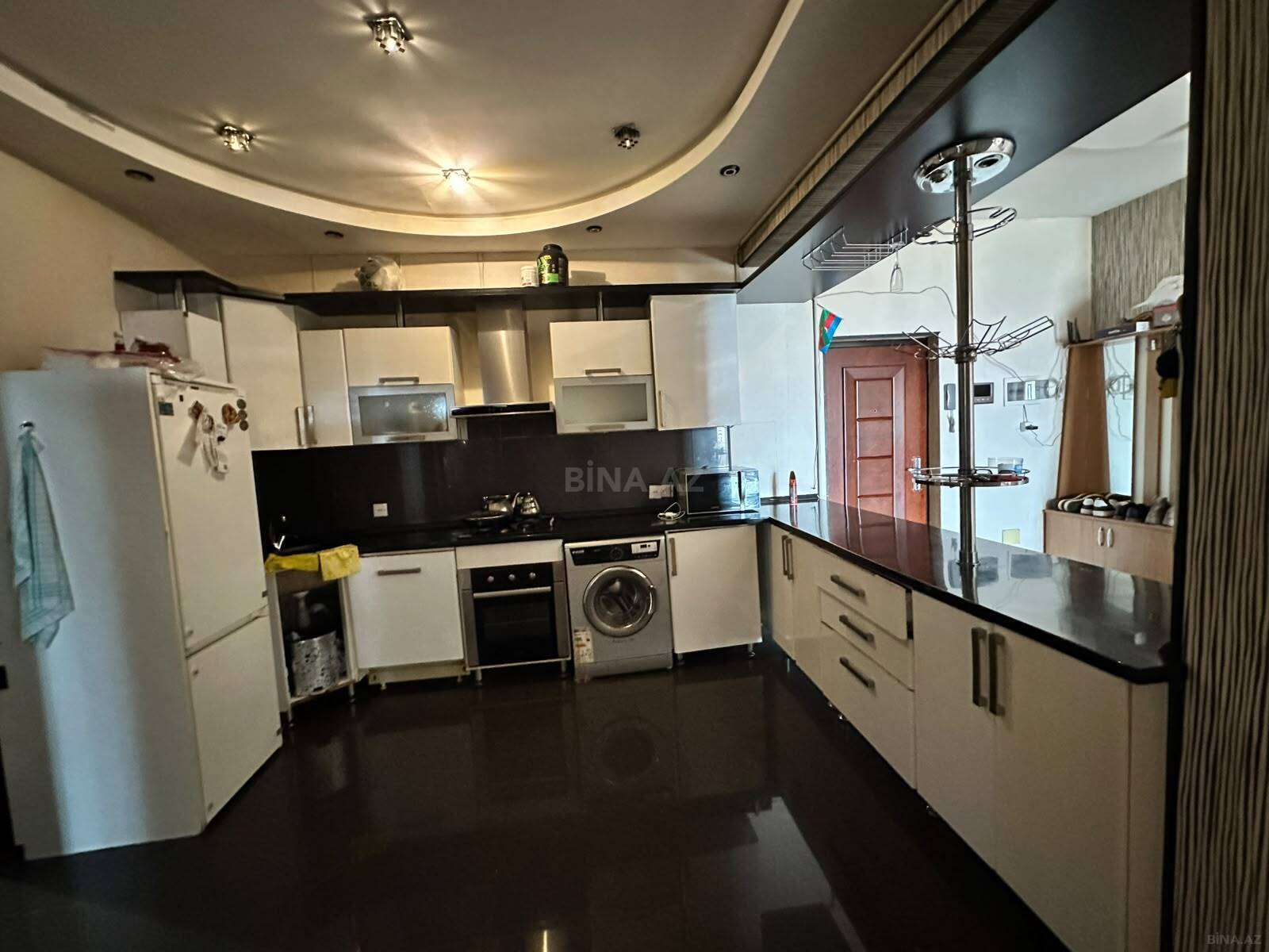 3 otaqlı Yeni tikili, Nizami m., Bakı