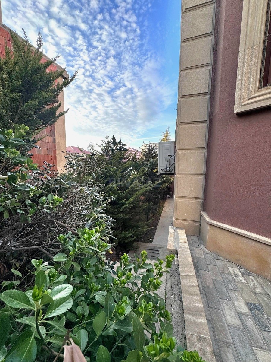8 otaqlı Həyət evi/Bağ evi, Nizami r., Bakı