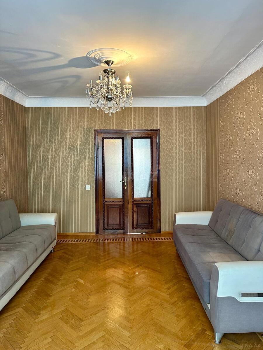 3 otaqlı Köhnə tikili, 8-ci mikrorayon q., Bakı