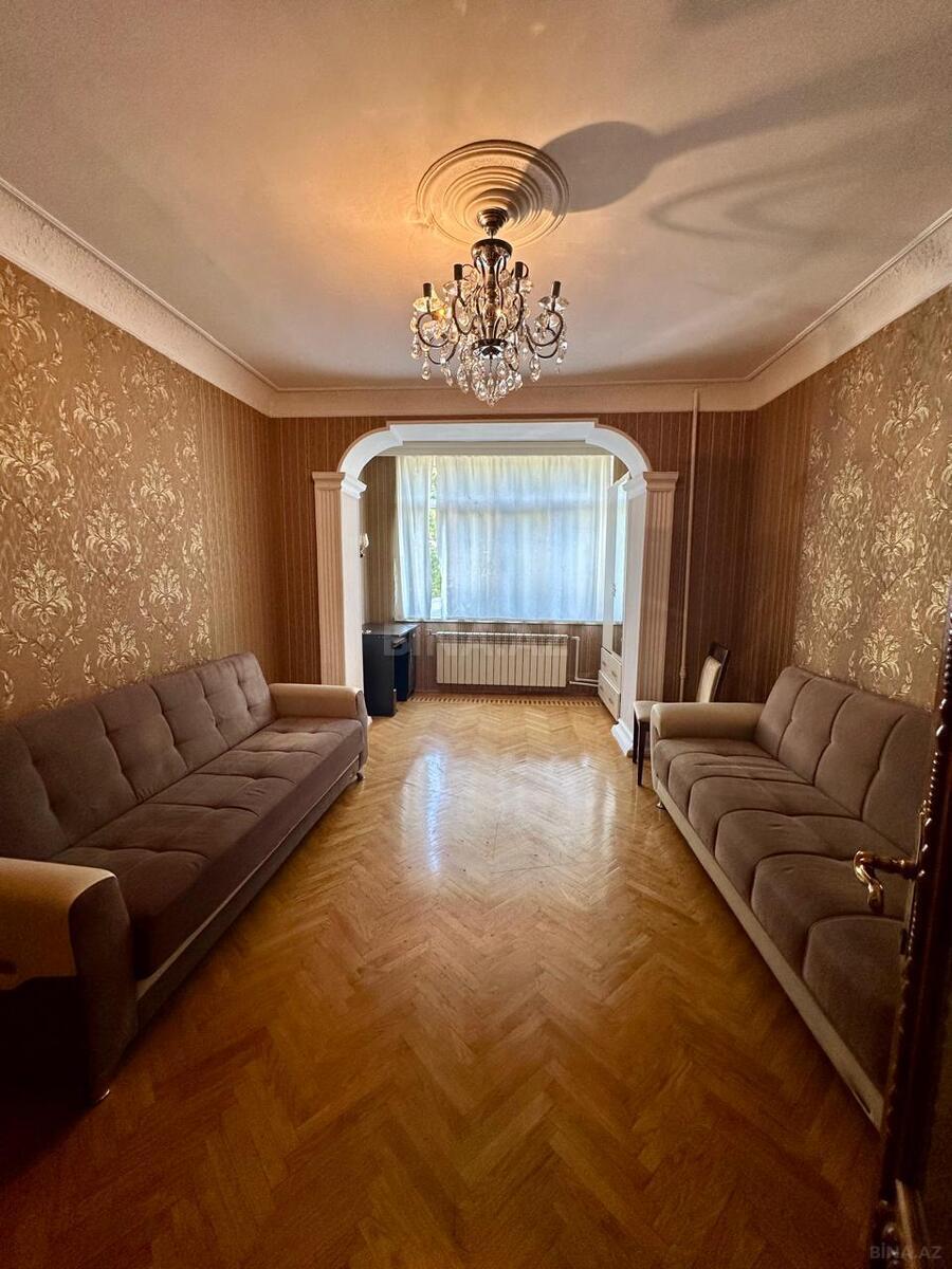 3 otaqlı Köhnə tikili, 8-ci mikrorayon q., Bakı