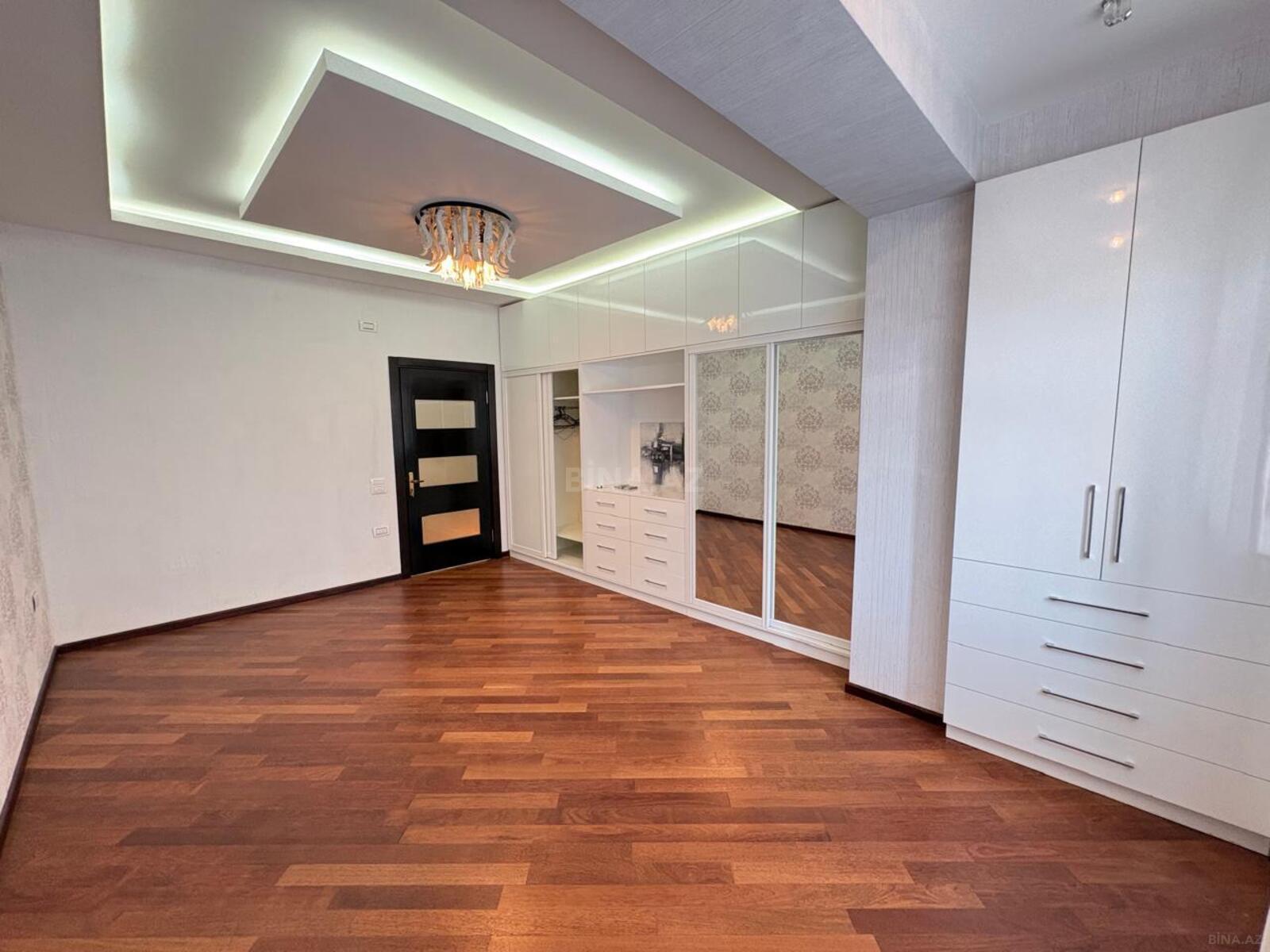 3 otaqlı Yeni tikili, Şah İsmayıl Xətai m., Bakı