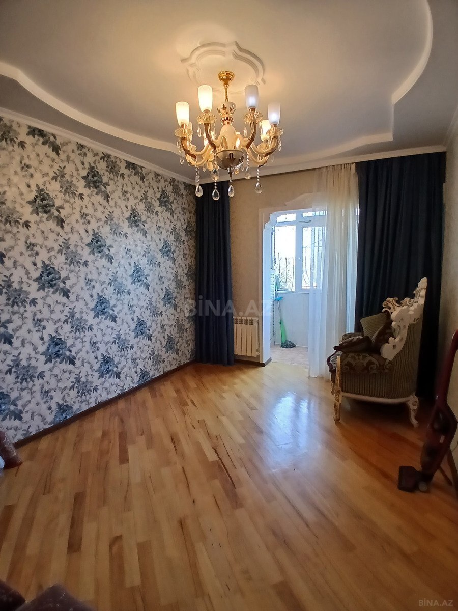 3 otaqlı Köhnə tikili, Qaraçuxur q., Bakı