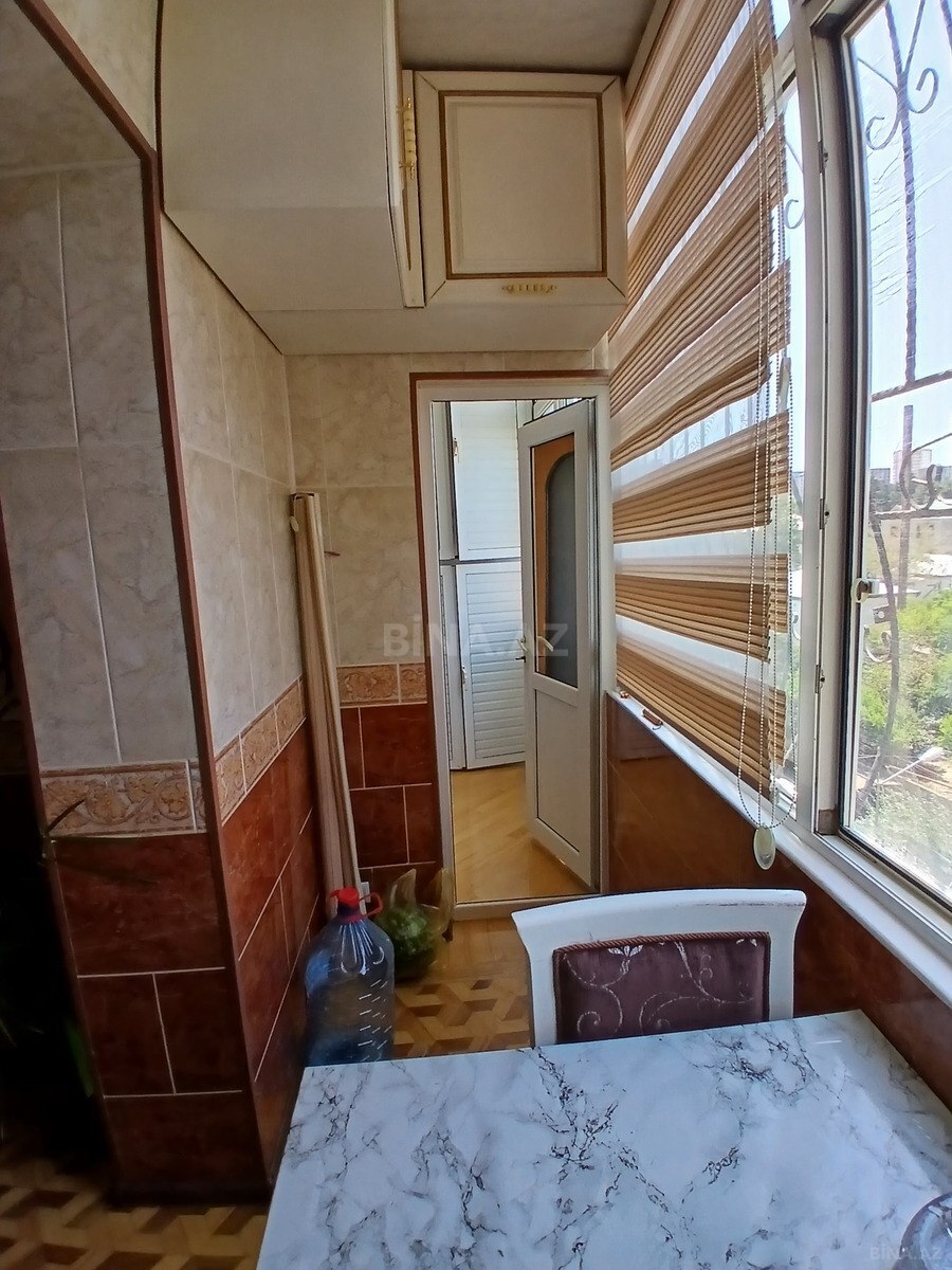 3 otaqlı Köhnə tikili, Qaraçuxur q., Bakı