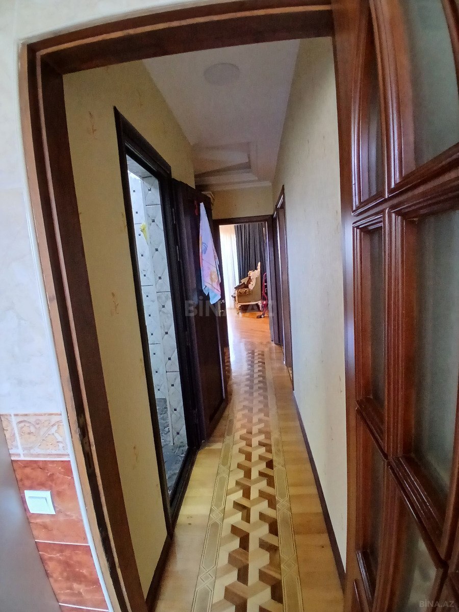 3 otaqlı Köhnə tikili, Qaraçuxur q., Bakı