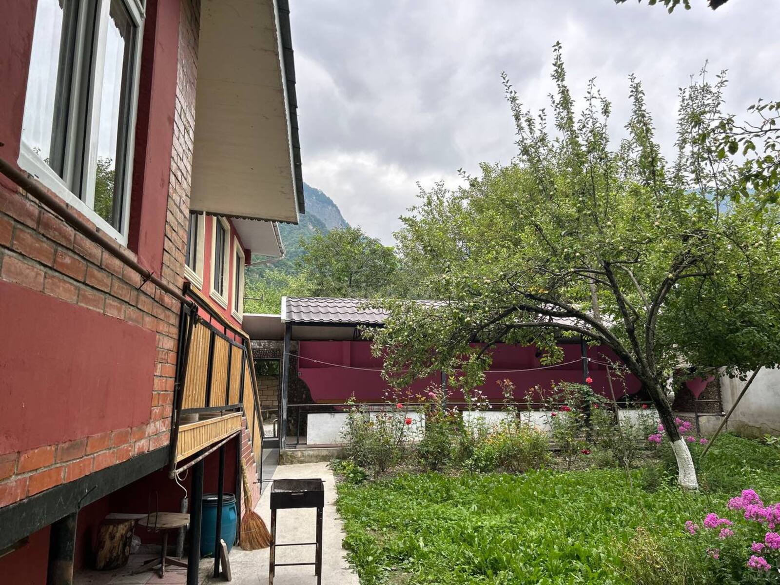 3 otaqlı Həyət evi/Bağ evi, Qax