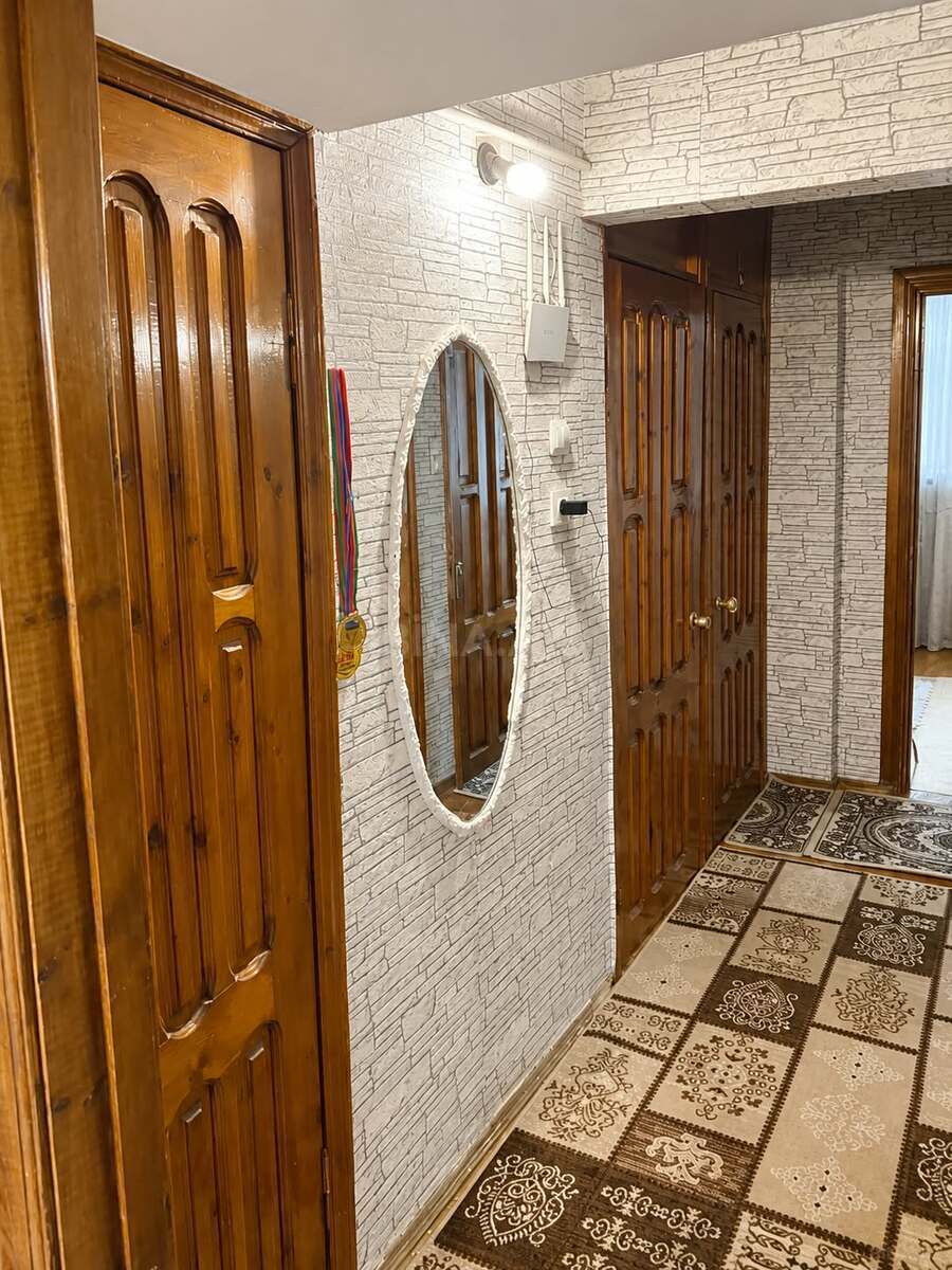 2 otaqlı Köhnə tikili, Xalqlar Dostluğu m., Bakı