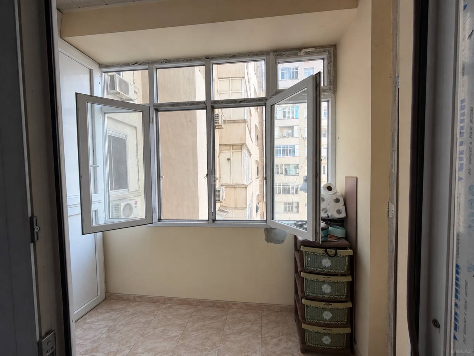 3 otaqlı Yeni tikili, Neftçilər m., Bakı