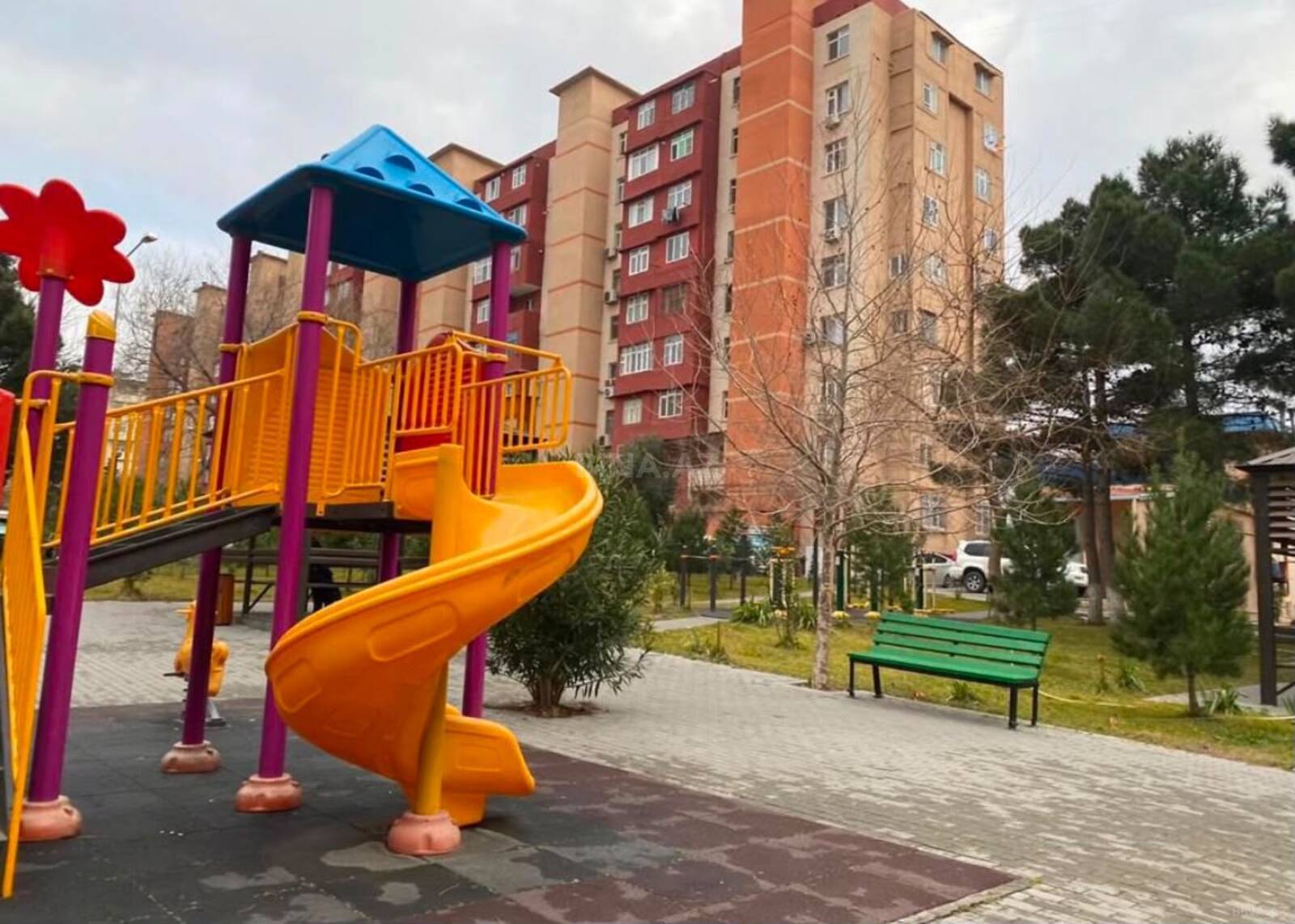 2 otaqlı Köhnə tikili, Xalqlar Dostluğu m., Bakı