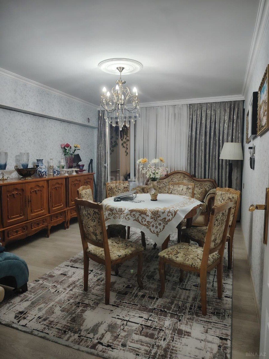 3 otaqlı Köhnə tikili, İnşaatçılar m., Bakı