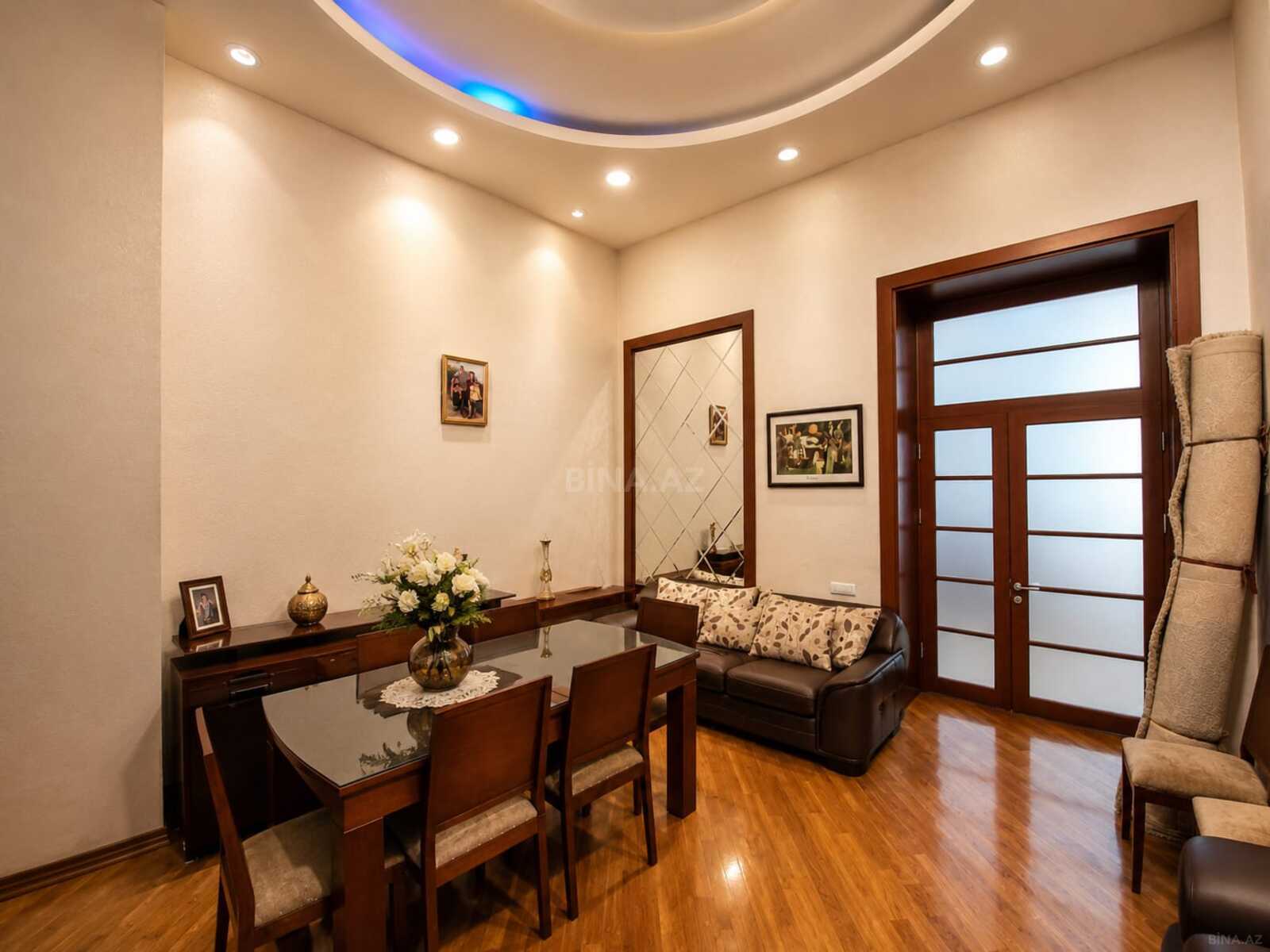 3 otaqlı Köhnə tikili, Sahil m., Bakı