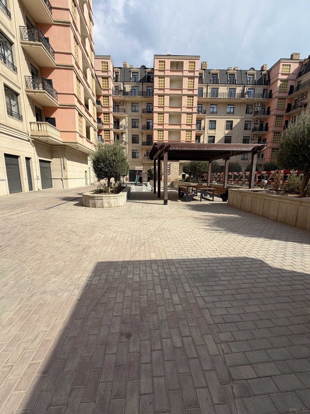 3 otaqlı Yeni tikili, Ağ şəhər q., Bakı