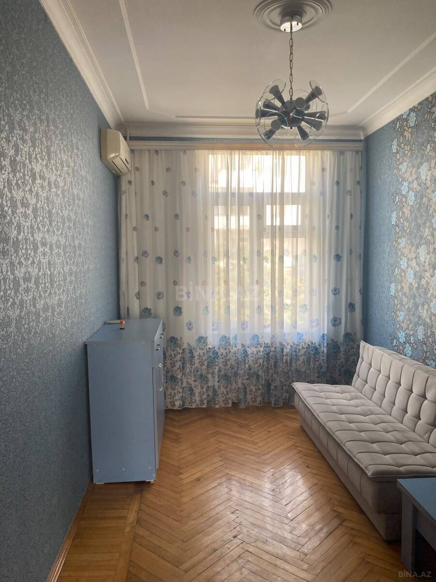3 otaqlı Köhnə tikili, 28 May m., Bakı