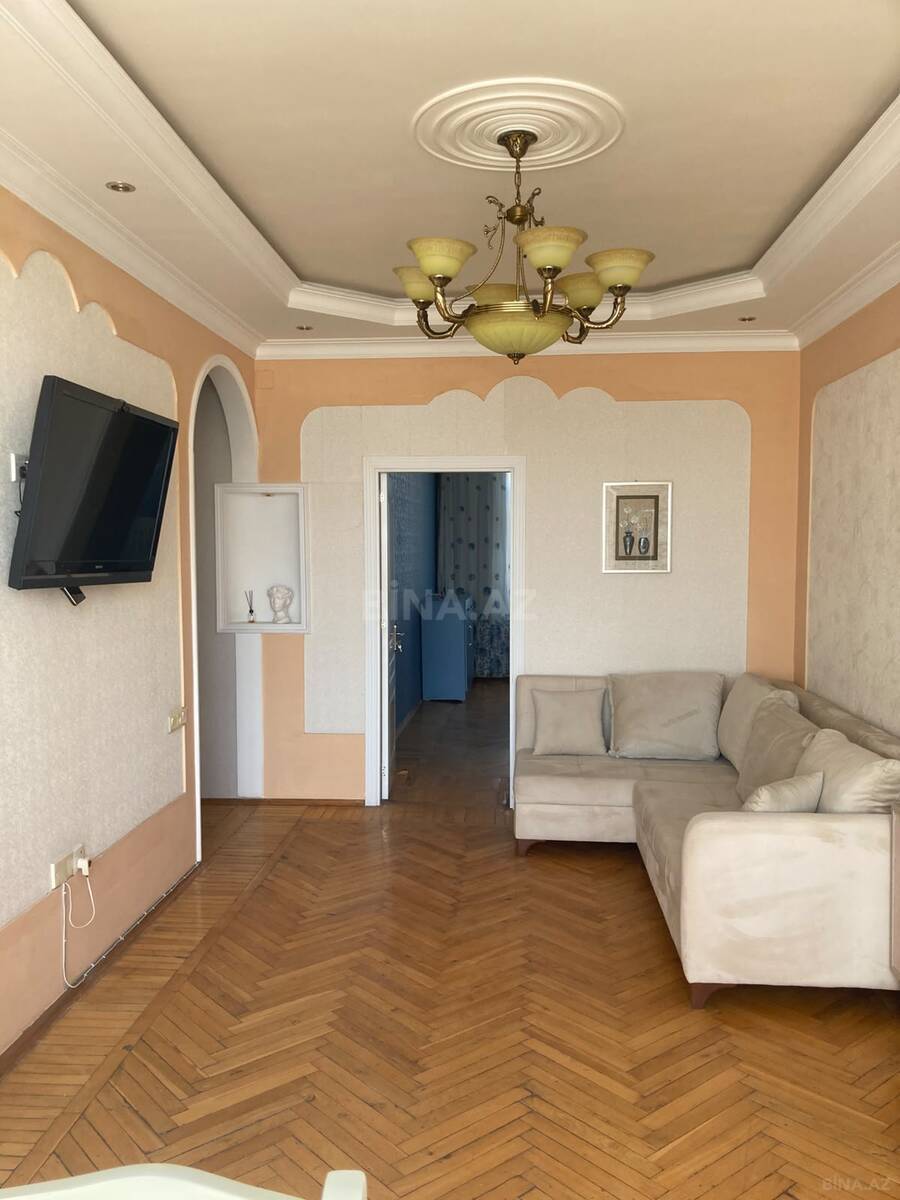 3 otaqlı Köhnə tikili, 28 May m., Bakı