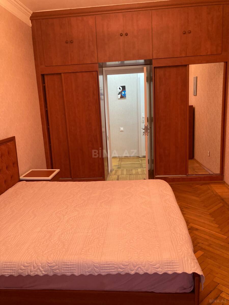 3 otaqlı Köhnə tikili, 28 May m., Bakı