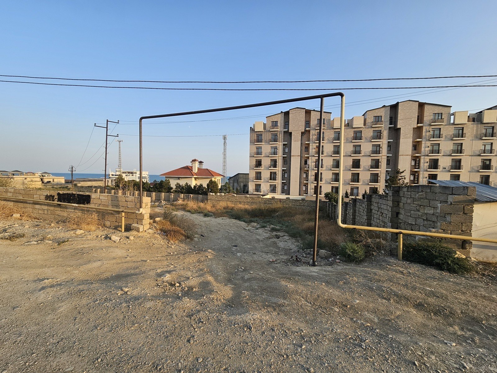 Torpaq Şıxov q., Bakı