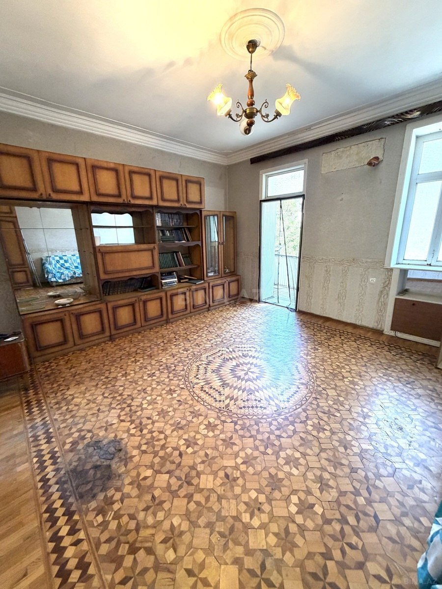 2 otaqlı Köhnə tikili, 28 May m., Bakı