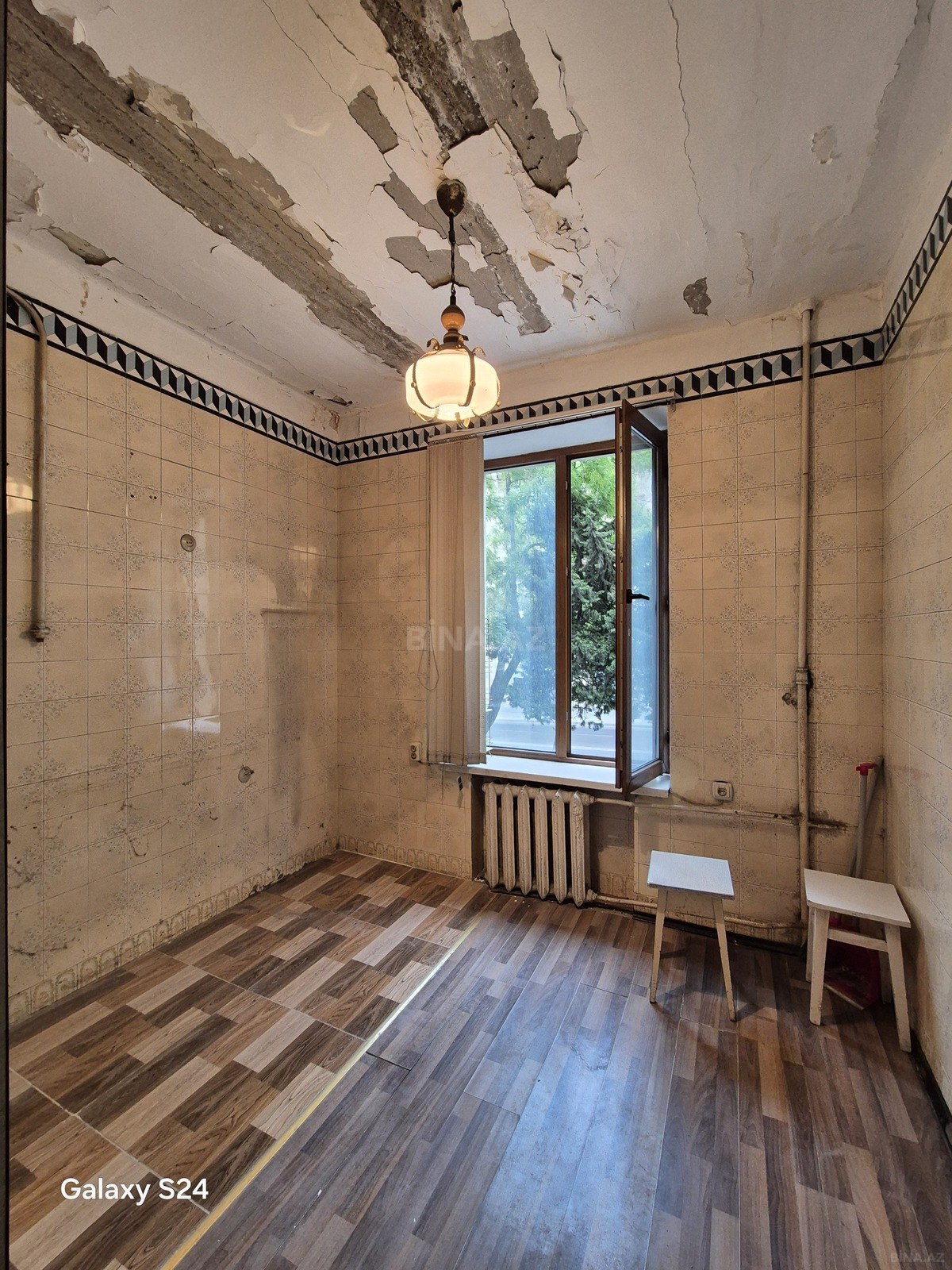 3 otaqlı Köhnə tikili, Nizami m., Bakı