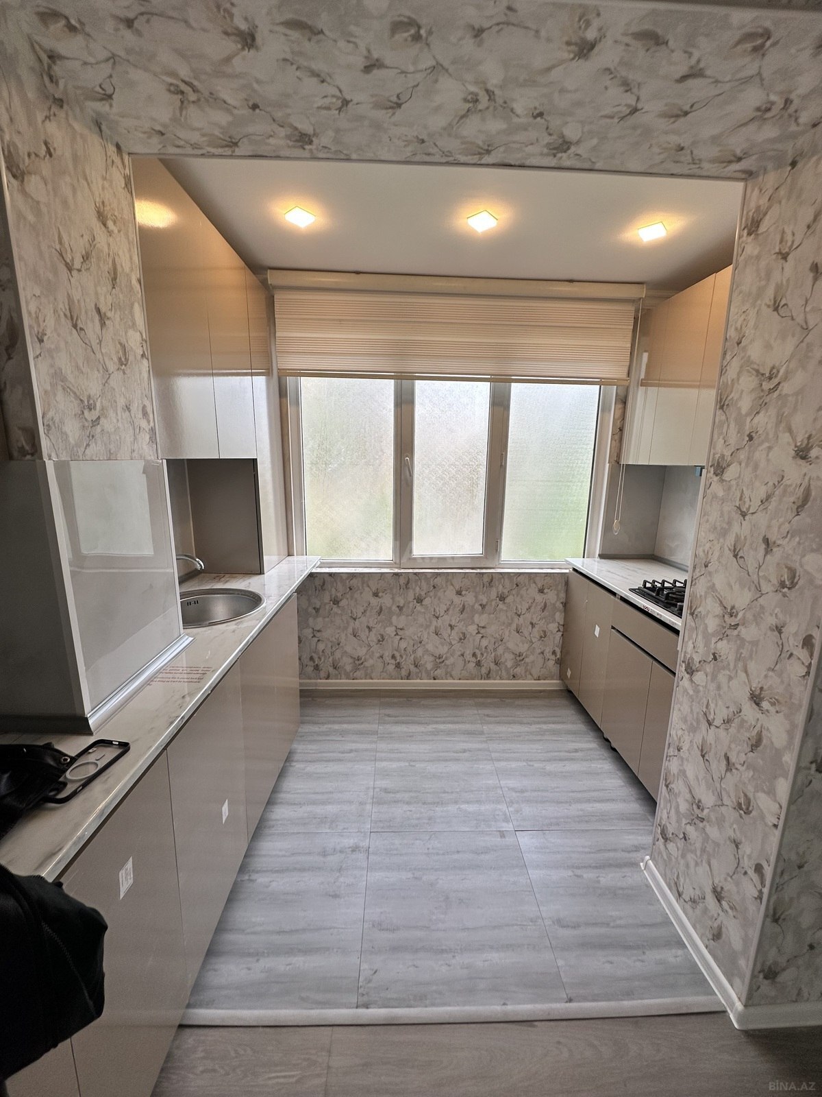 2 otaqlı Köhnə tikili, Neftçilər m., Bakı