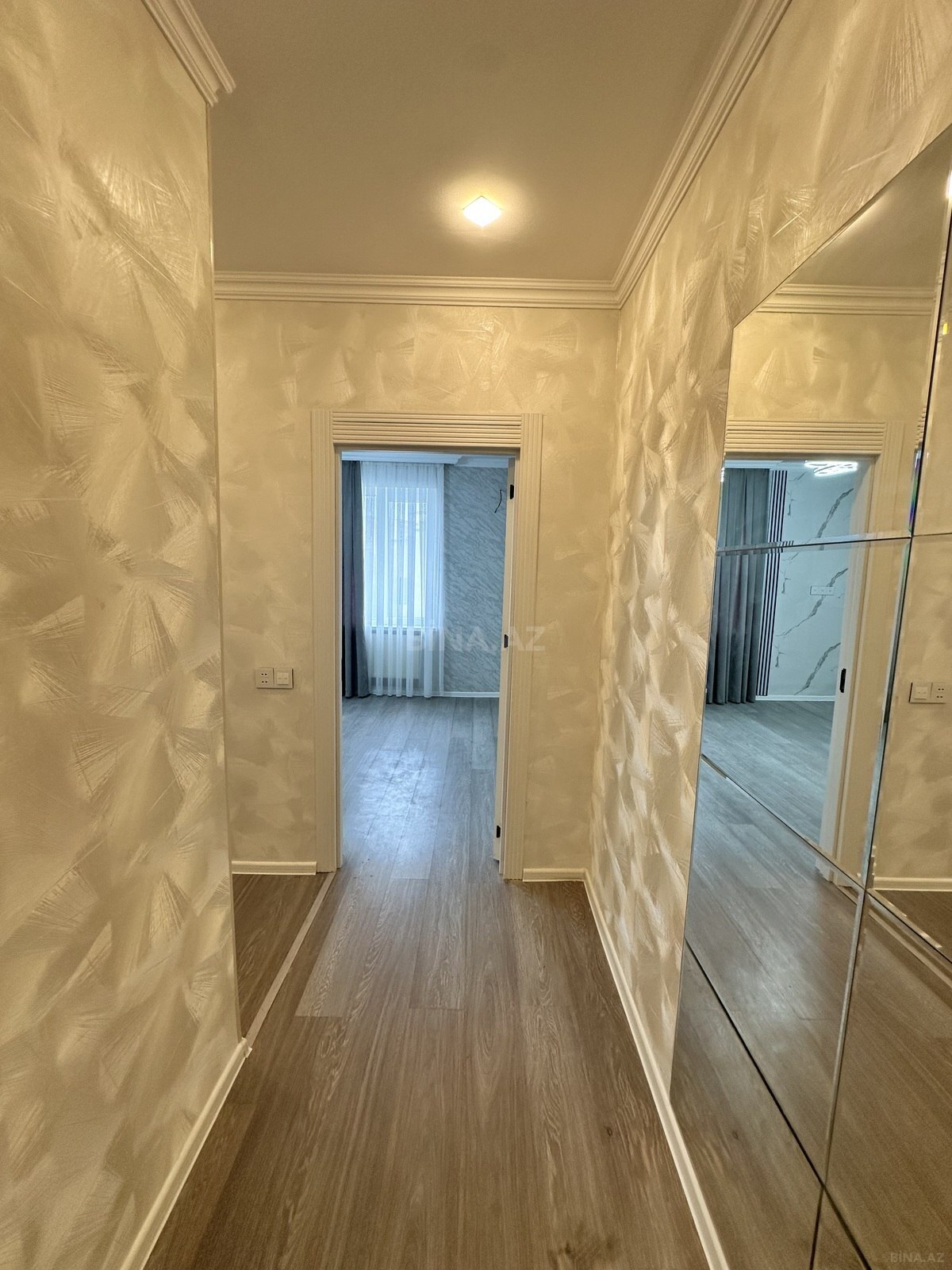 2 otaqlı Köhnə tikili, Neftçilər m., Bakı