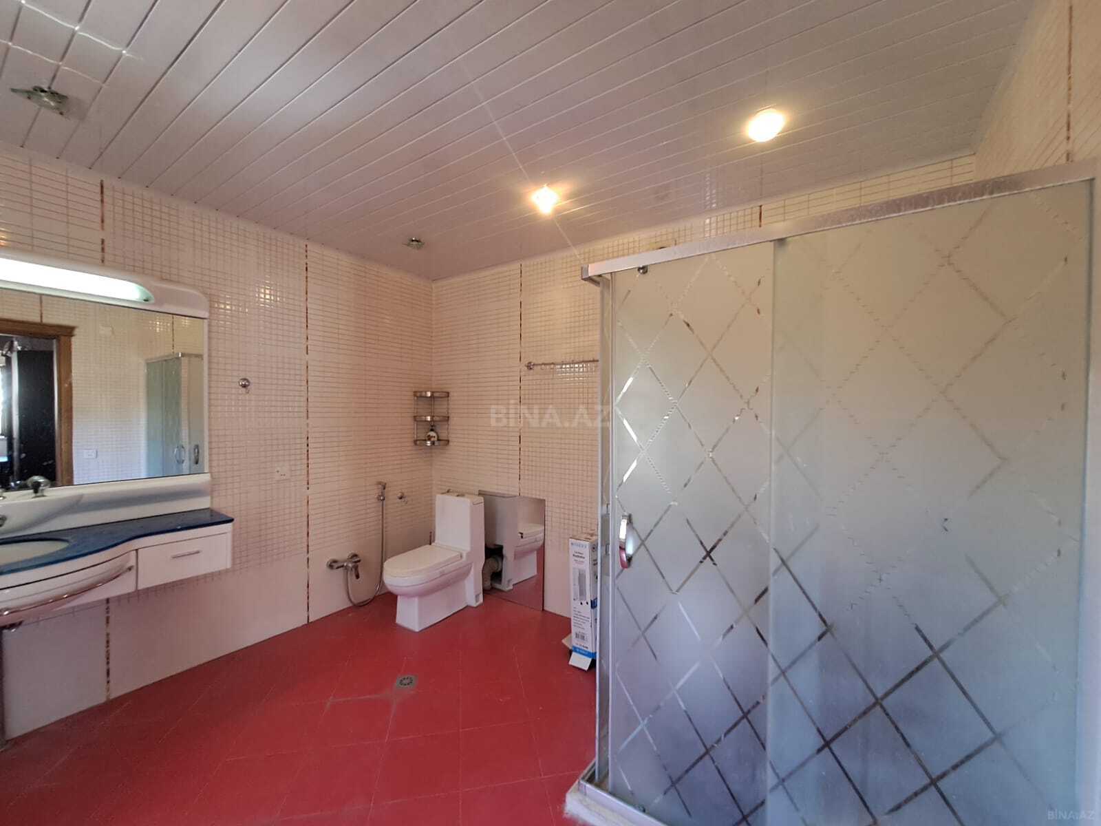 5 otaqlı Köhnə tikili, Xalqlar Dostluğu m., Bakı