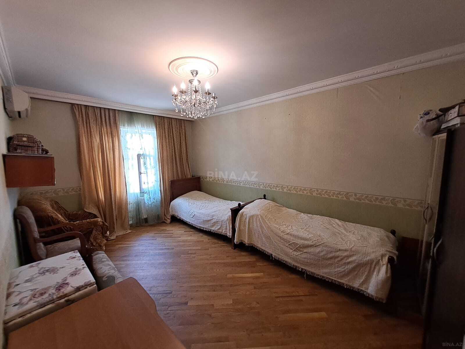 5 otaqlı Köhnə tikili, Xalqlar Dostluğu m., Bakı