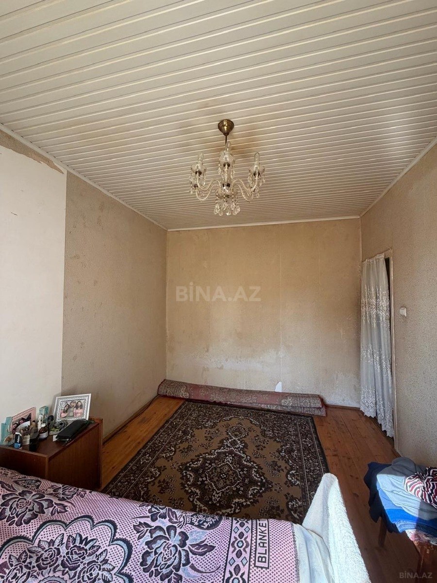 3 otaqlı Köhnə tikili, Bakıxanov q., Bakı
