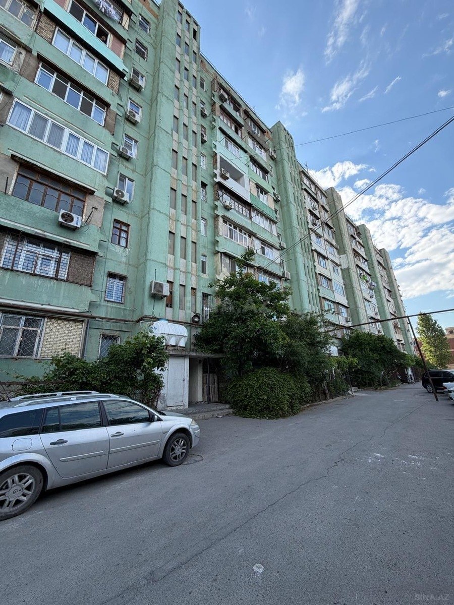 3 otaqlı Köhnə tikili, Bakıxanov q., Bakı