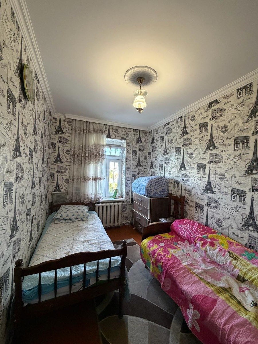 3 otaqlı Köhnə tikili, Bakıxanov q., Bakı
