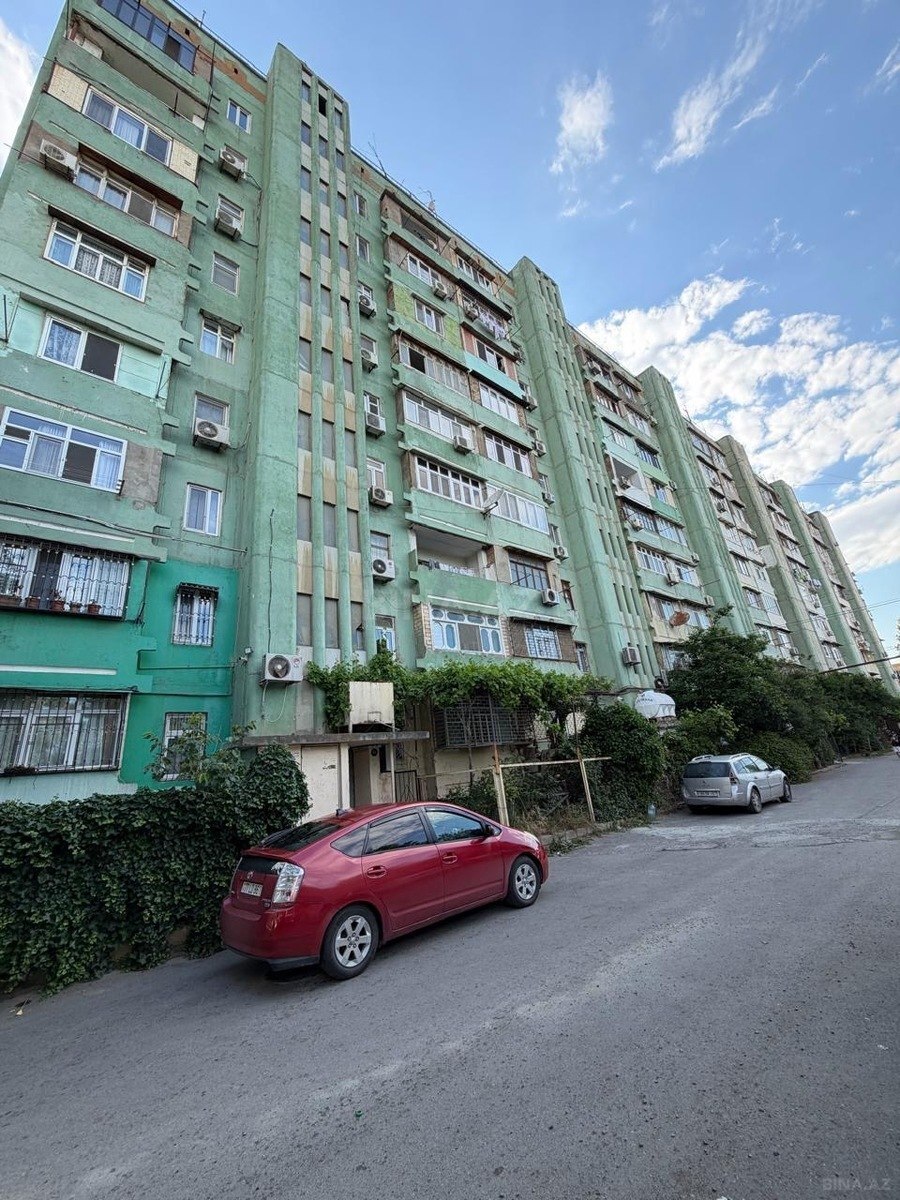 3 otaqlı Köhnə tikili, Bakıxanov q., Bakı
