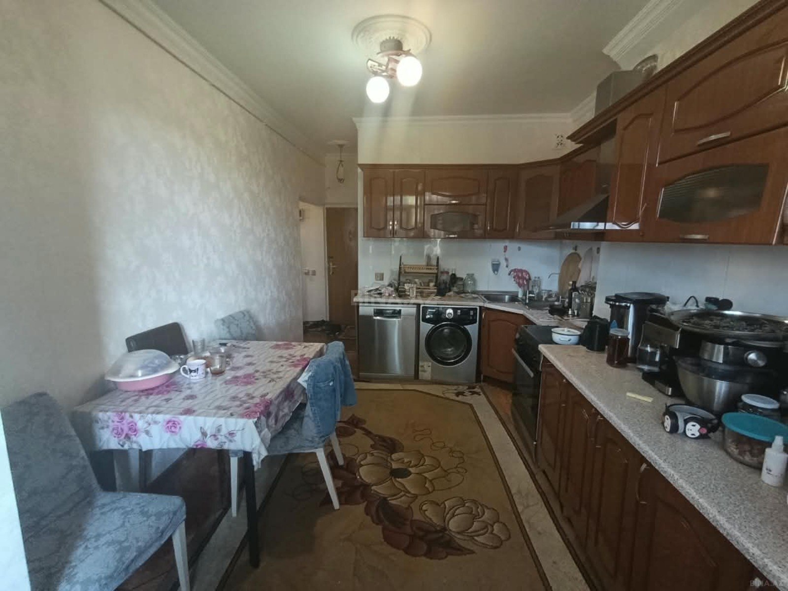 2 otaqlı Köhnə tikili, Xalqlar Dostluğu m., Bakı