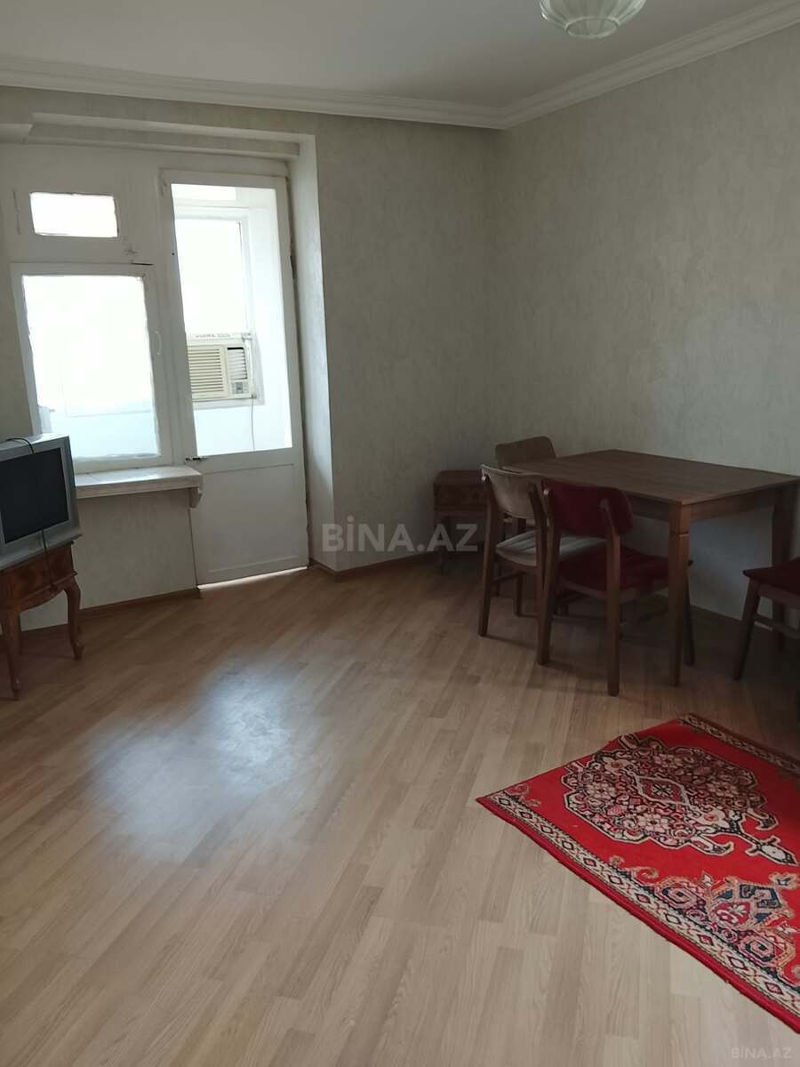 1 otaqlı Köhnə tikili, İnşaatçılar m., Bakı