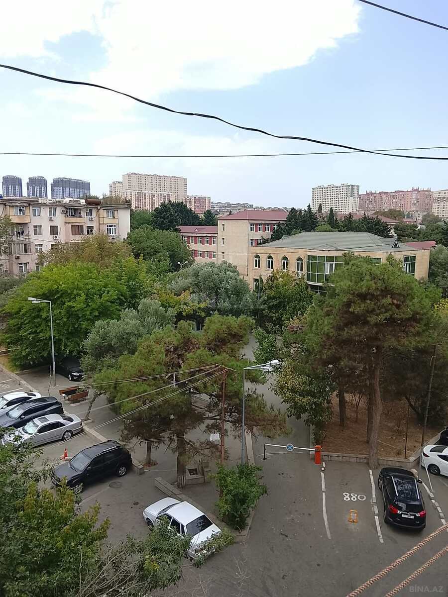 1 otaqlı Köhnə tikili, İnşaatçılar m., Bakı