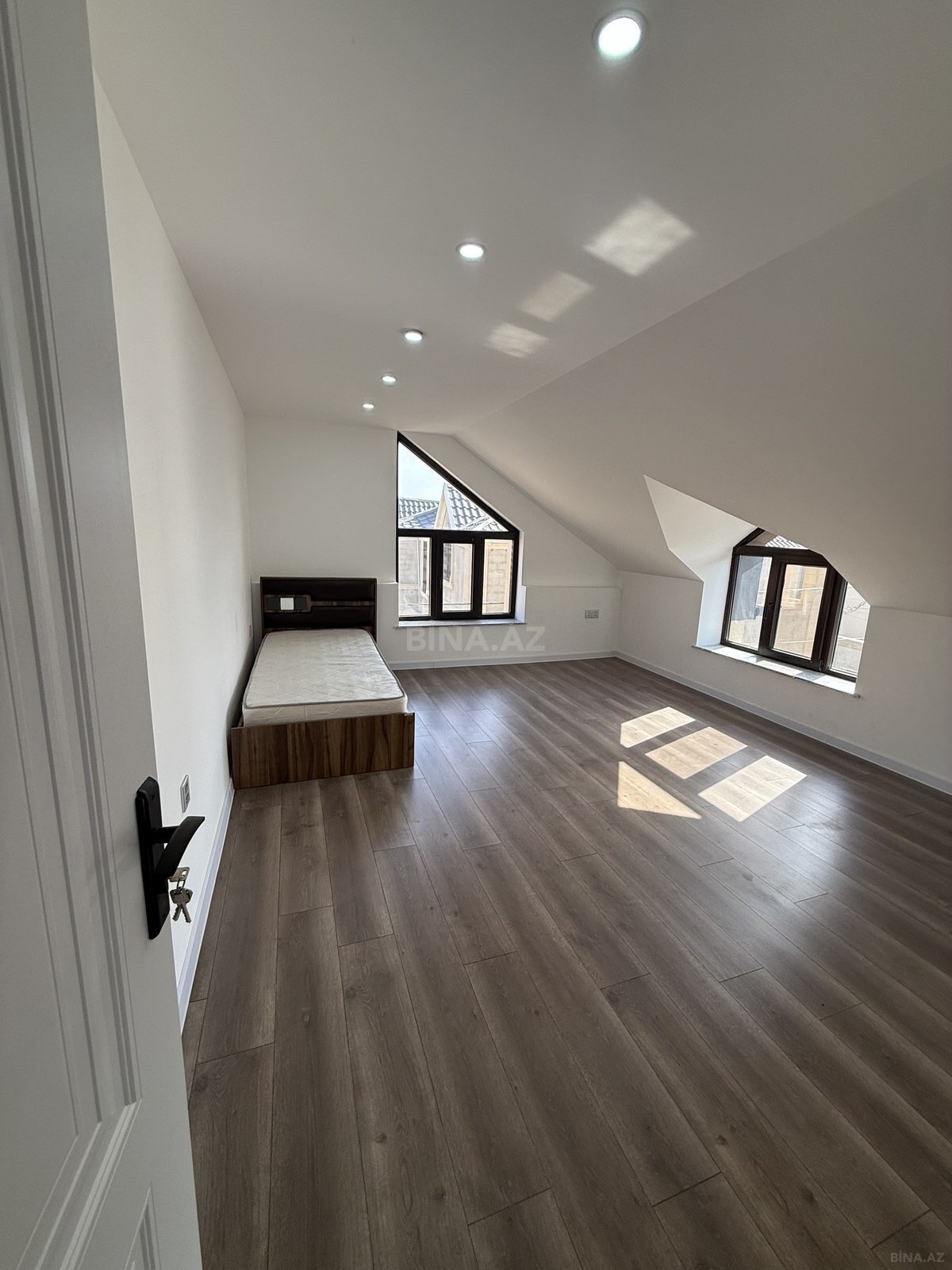 6 otaqlı Həyət evi/Bağ evi, Mehdiabad q., Bakı