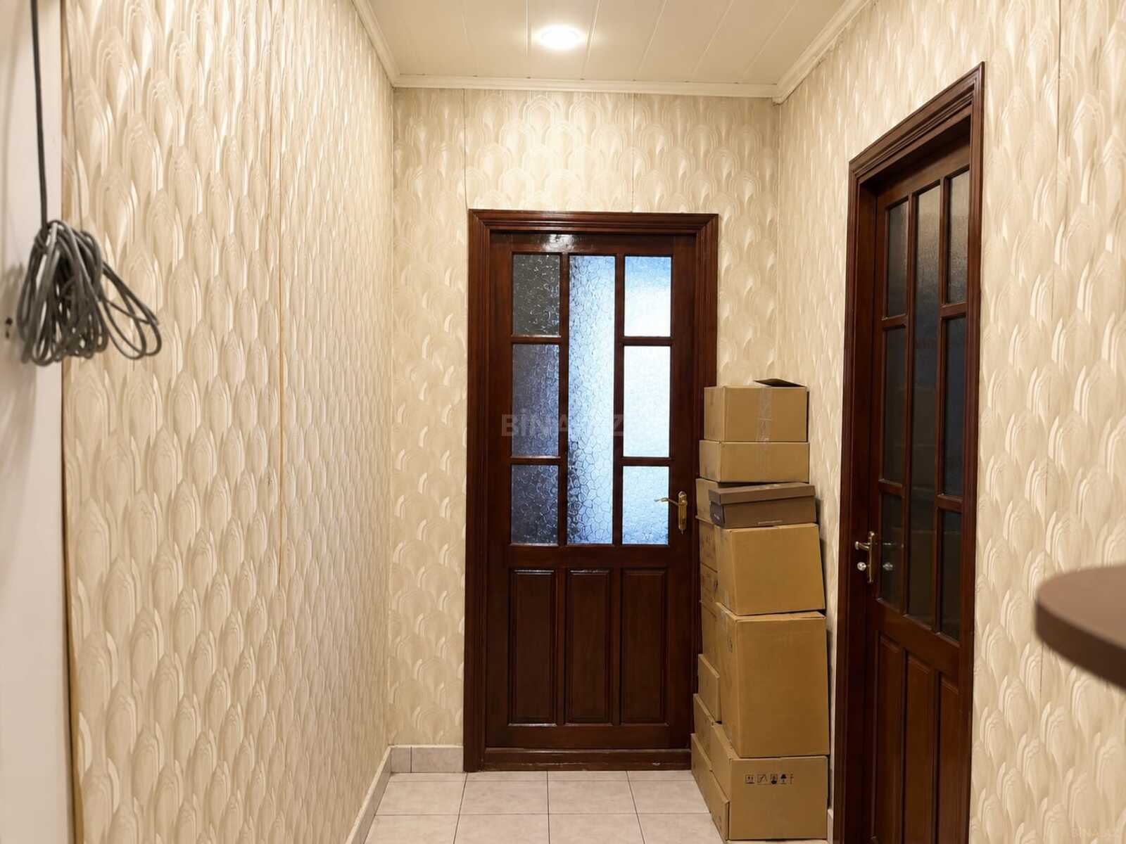 2 otaqlı Köhnə tikili, Elmlər Akademiyası m., Bakı