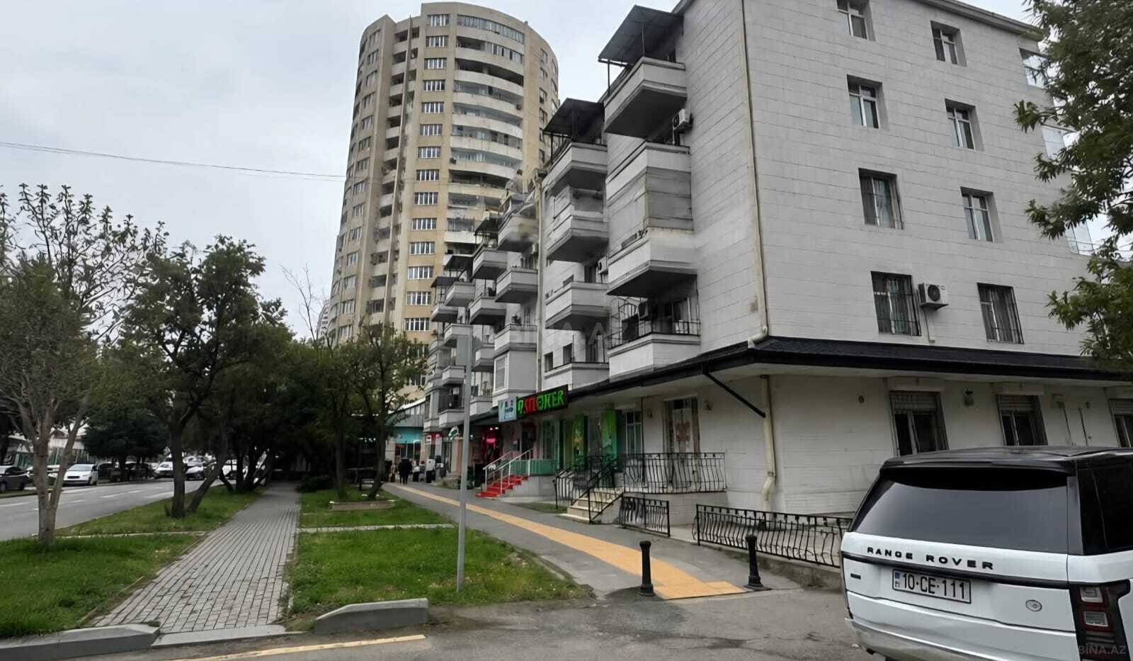 2 otaqlı Köhnə tikili, Elmlər Akademiyası m., Bakı