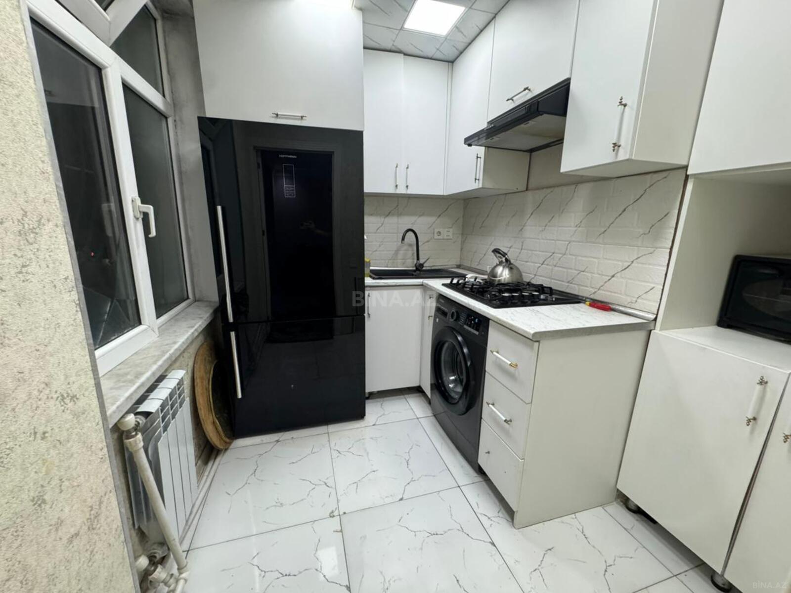 3 otaqlı Köhnə tikili, Qara Qarayev m., Bakı