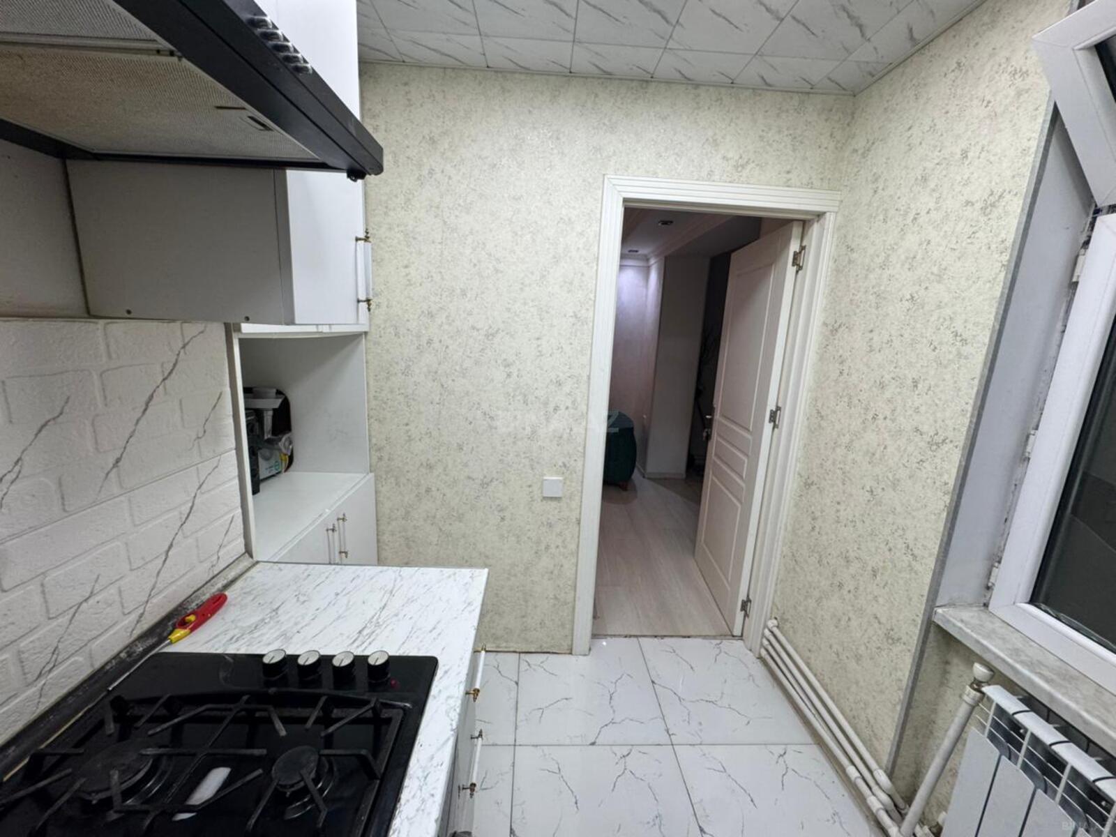 3 otaqlı Köhnə tikili, Qara Qarayev m., Bakı