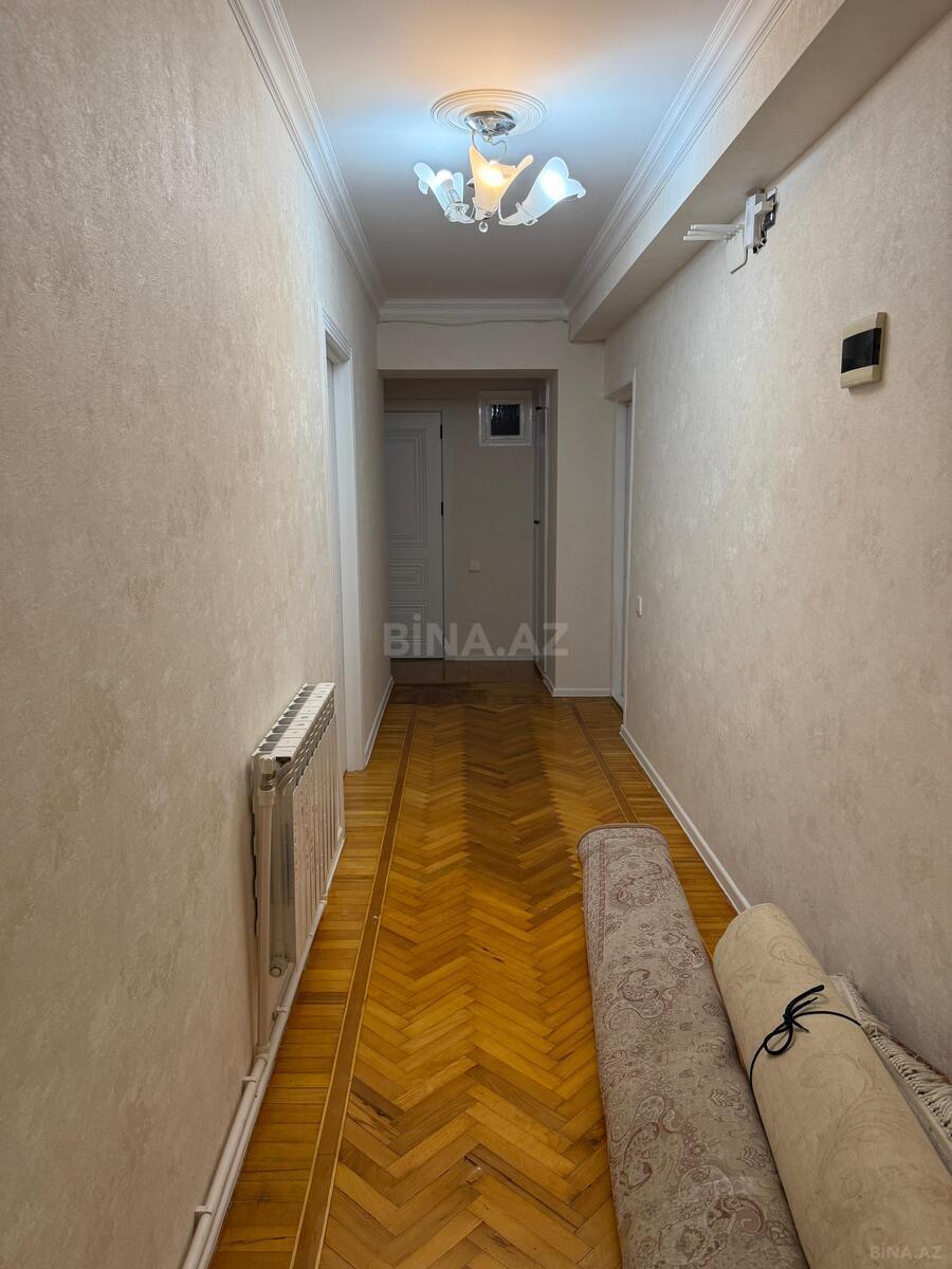 3 otaqlı Köhnə tikili, Neftçilər m., Bakı
