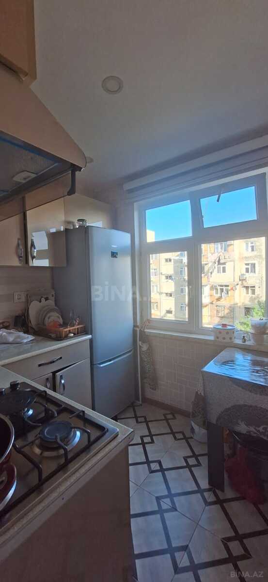 3 otaqlı Köhnə tikili, Xalqlar Dostluğu m., Bakı
