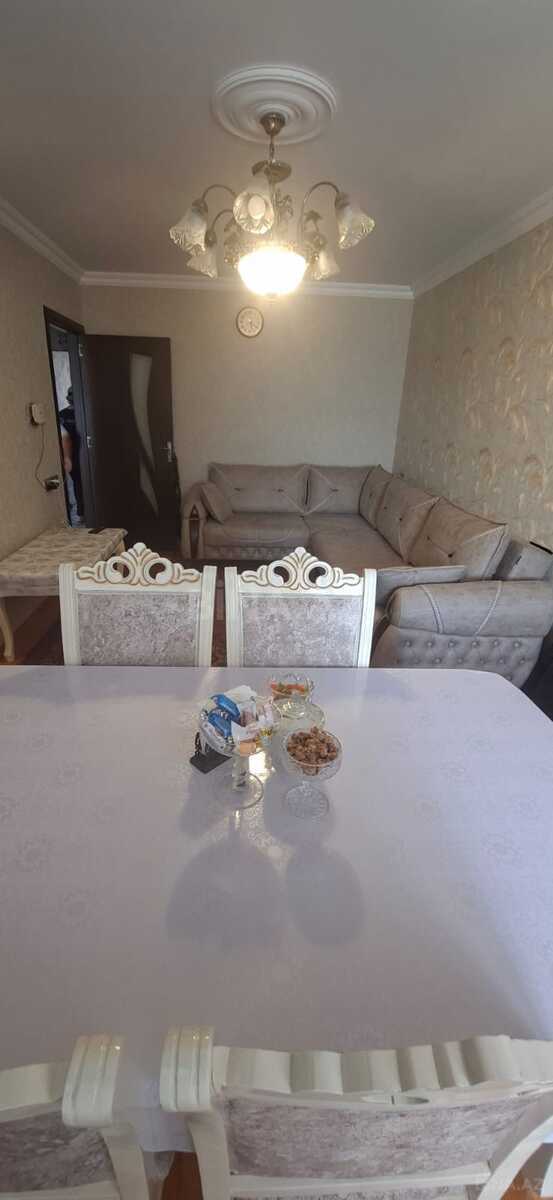 3 otaqlı Köhnə tikili, Xalqlar Dostluğu m., Bakı