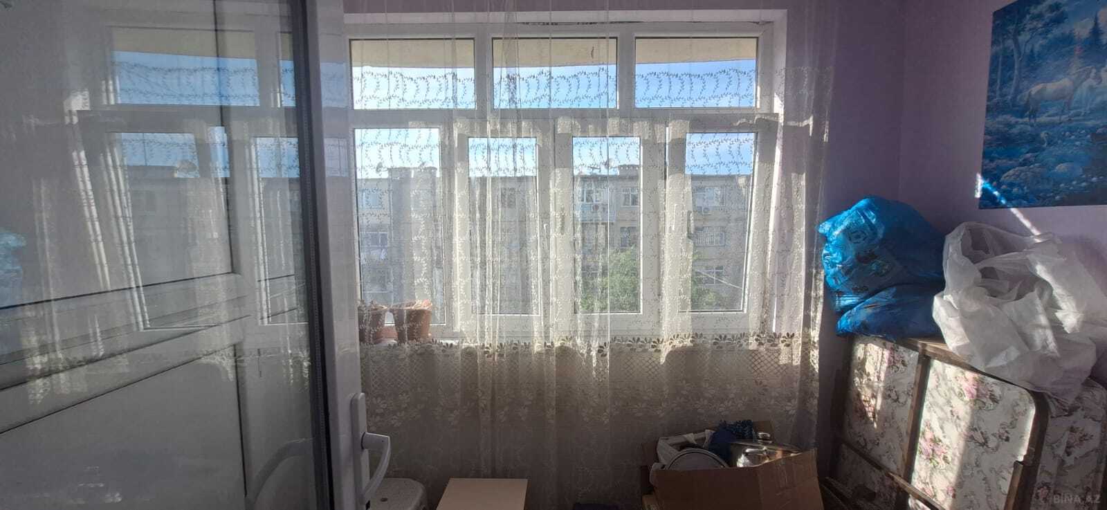 3 otaqlı Köhnə tikili, Xalqlar Dostluğu m., Bakı