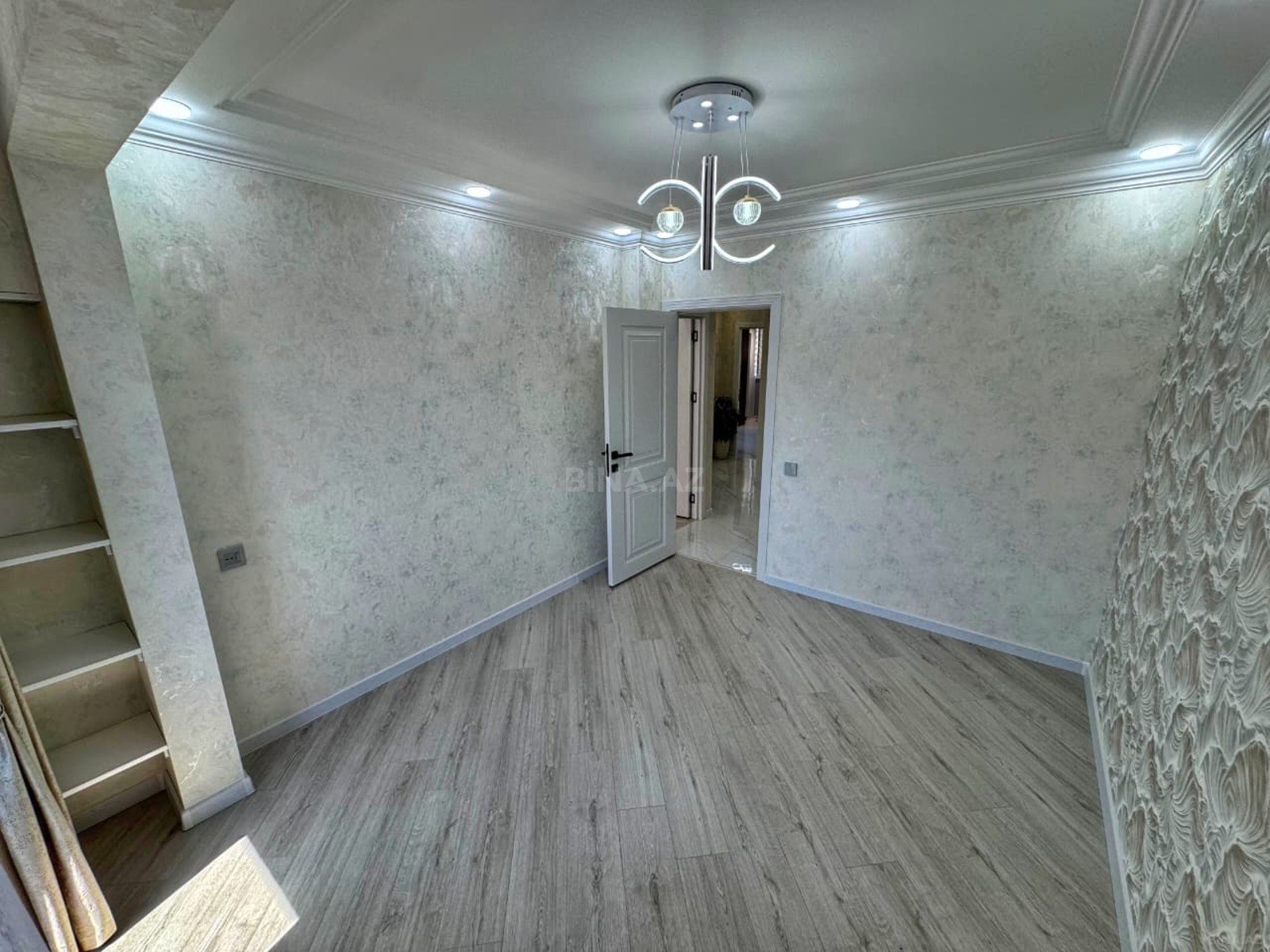 3 otaqlı Köhnə tikili, Xalqlar Dostluğu m., Bakı