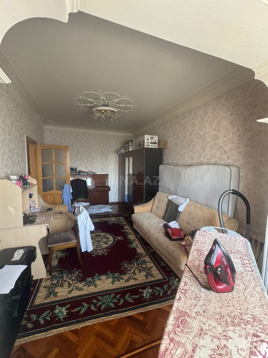 5 otaqlı Köhnə tikili, Xalqlar Dostluğu m., Bakı