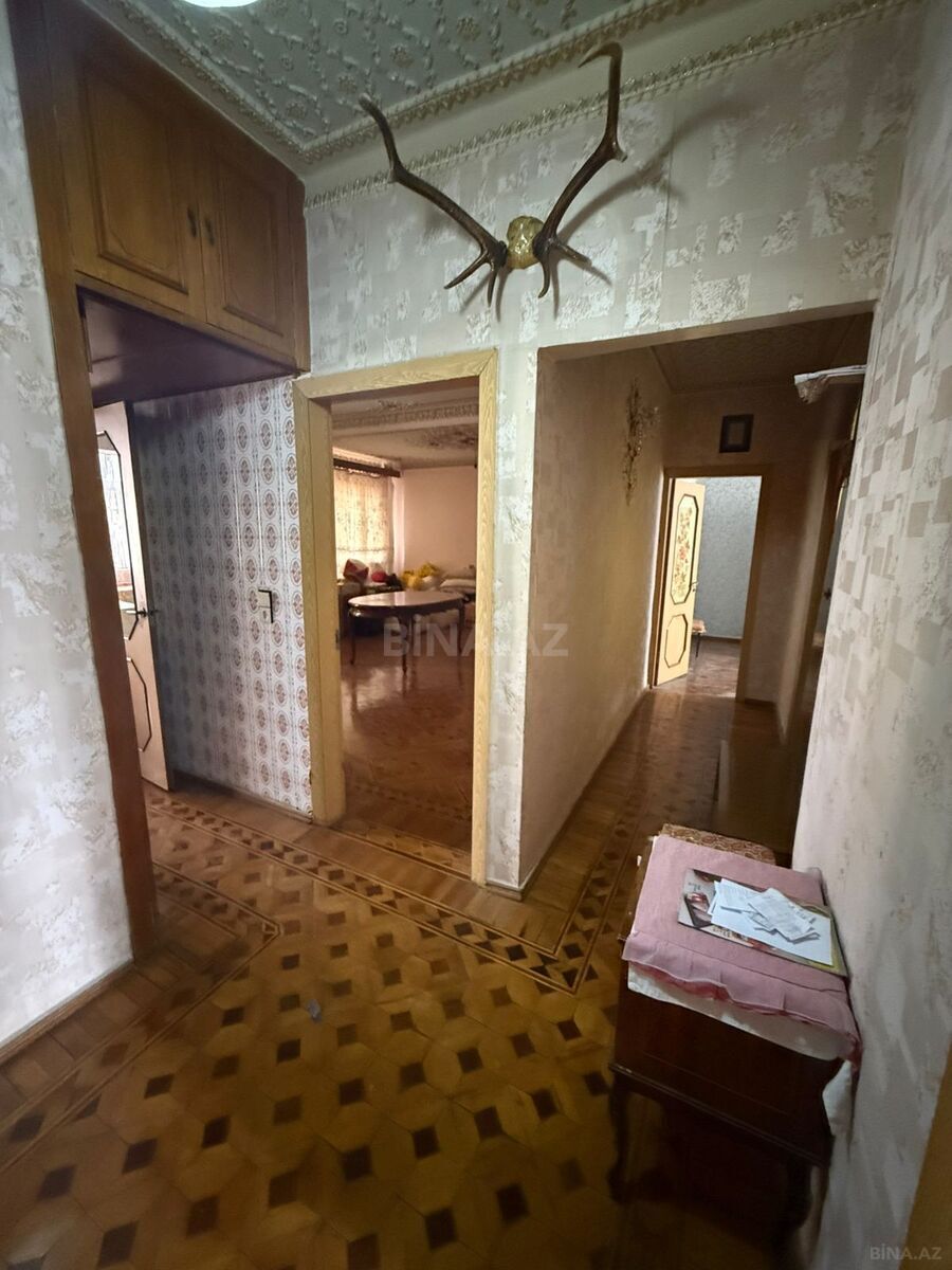 5 otaqlı Köhnə tikili, Xalqlar Dostluğu m., Bakı