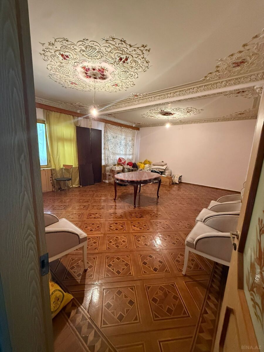 5 otaqlı Köhnə tikili, Xalqlar Dostluğu m., Bakı