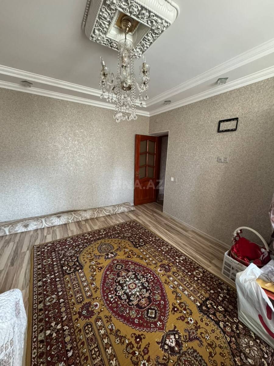 3 otaqlı Köhnə tikili, Şah İsmayıl Xətai m., Bakı