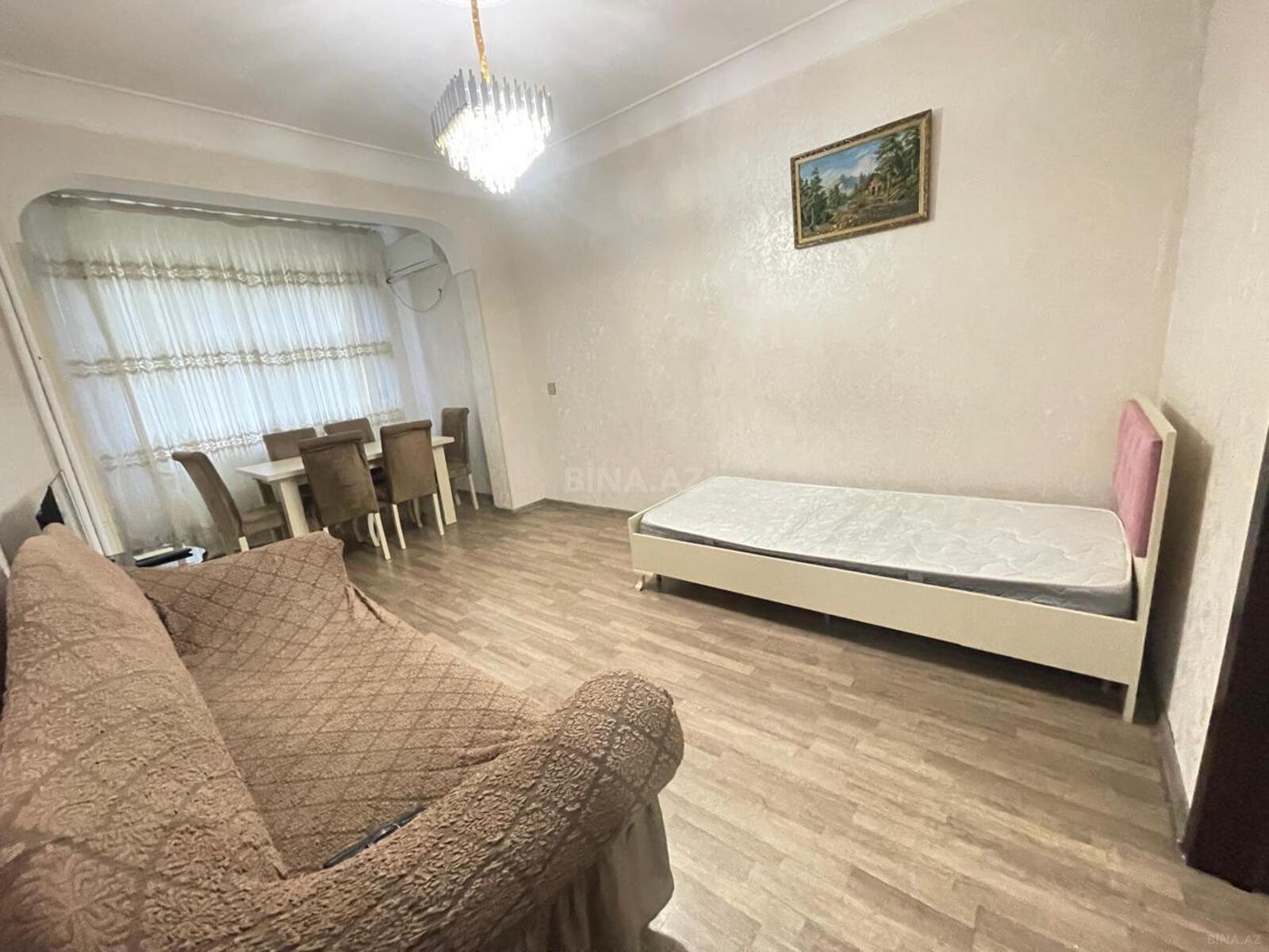 2 otaqlı Köhnə tikili, Memar Əcəmi m., Bakı