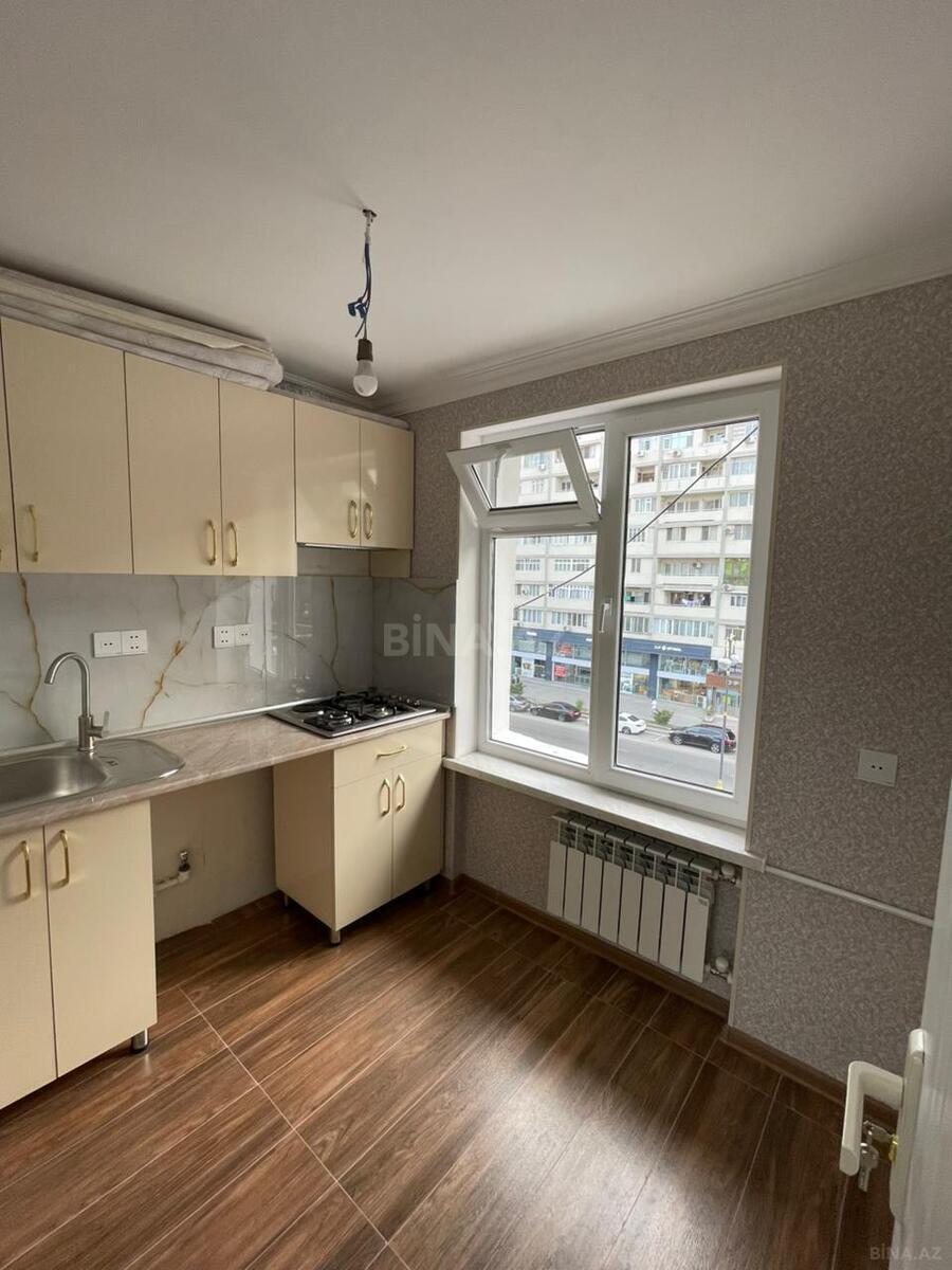 3 otaqlı Köhnə tikili, İnşaatçılar m., Bakı