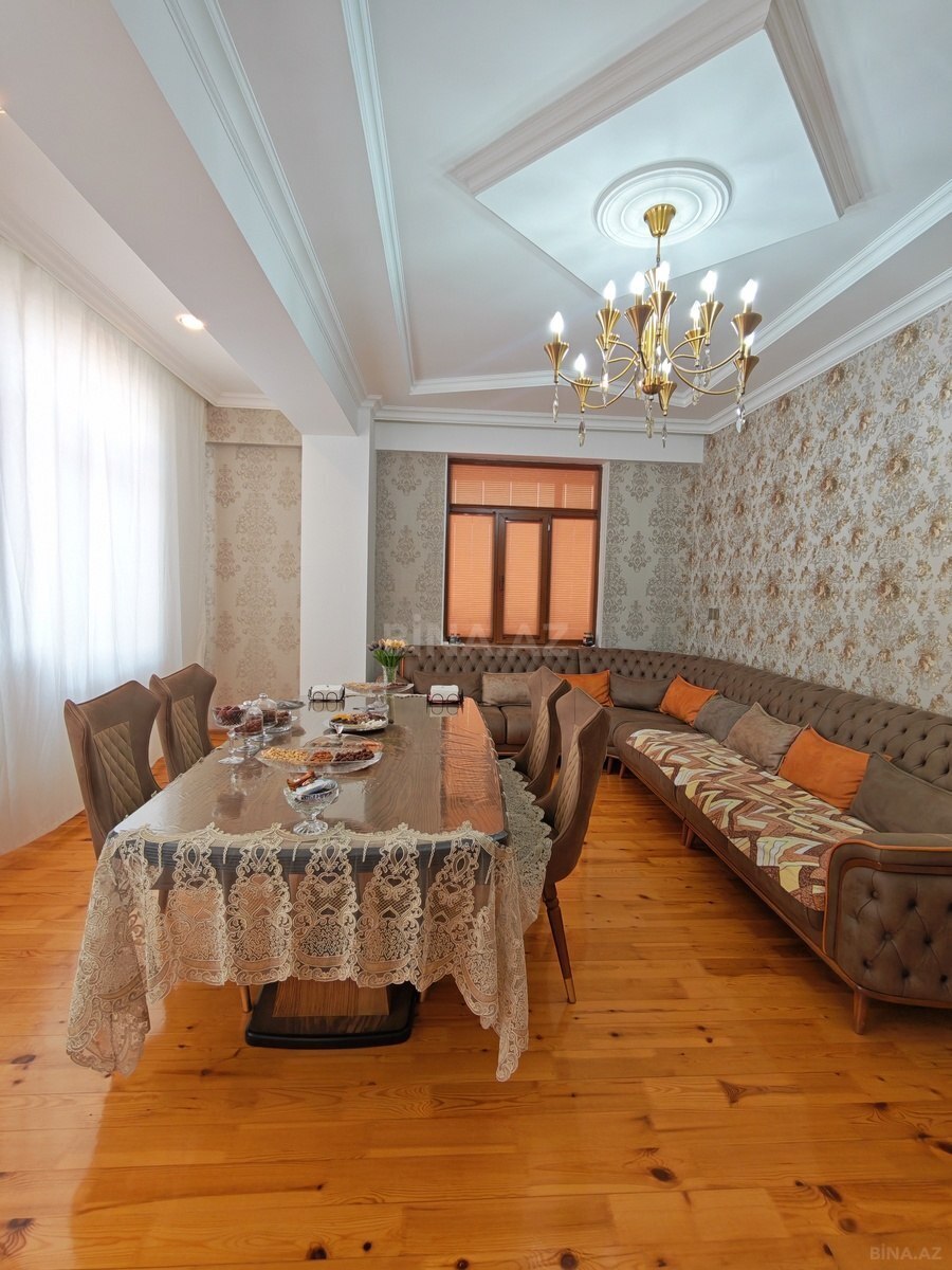 3 otaqlı Yeni tikili, Xırdalan
